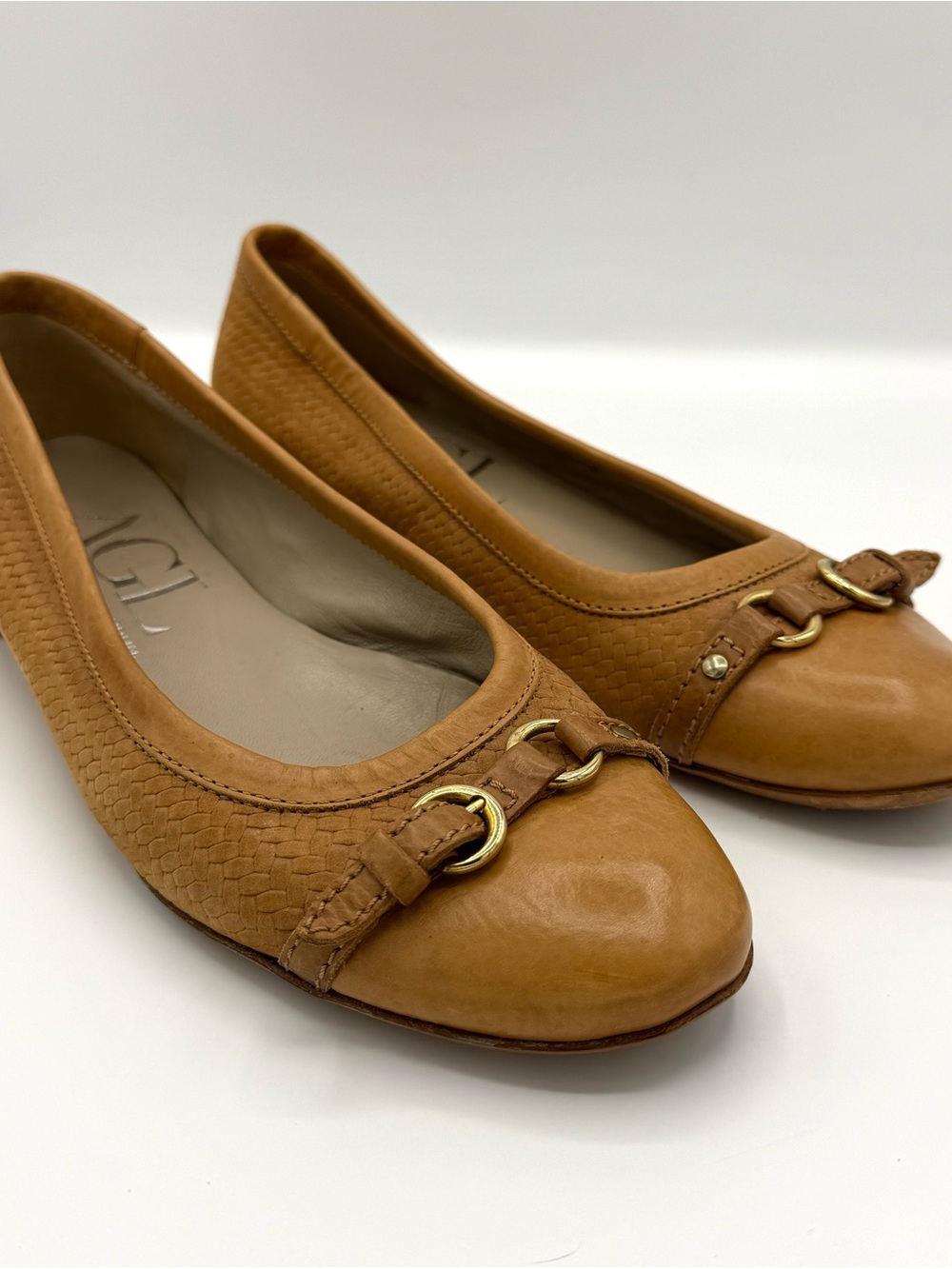 AGL Attilio Giusti Leombruni Tan Leather Ballet Flats with Gold Buckle Detail - Picture 3 of 11
